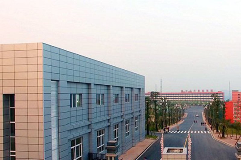 在现代建筑行业中,选择合适的建筑设备租赁服务至关重要。